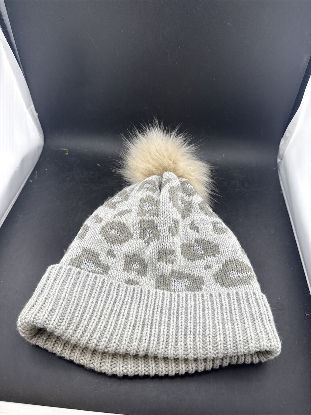 Old Navy Girls Gray Metallic Leopard Print Beanie Hat Fleece Lined Faux Fur Pom